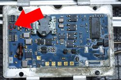 Hella 5DV 008 290-00 - Korozja po zalaniu. Identyfikacja elementu.