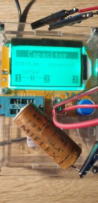 Dlaczego kondensatory foliowe tracą swoją pojemność - sekcja kondensatora MKP X2