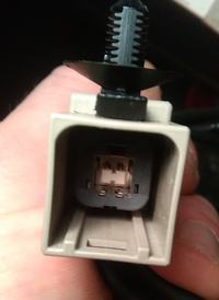 Pinout kamery montowanej w LandRoverach - schemat podłączenia