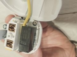 Interior of LIDL SAPM 1 A1 Clever Socket Interior of LIDL SAPM 1 A1 smart socket with visible electrical components.