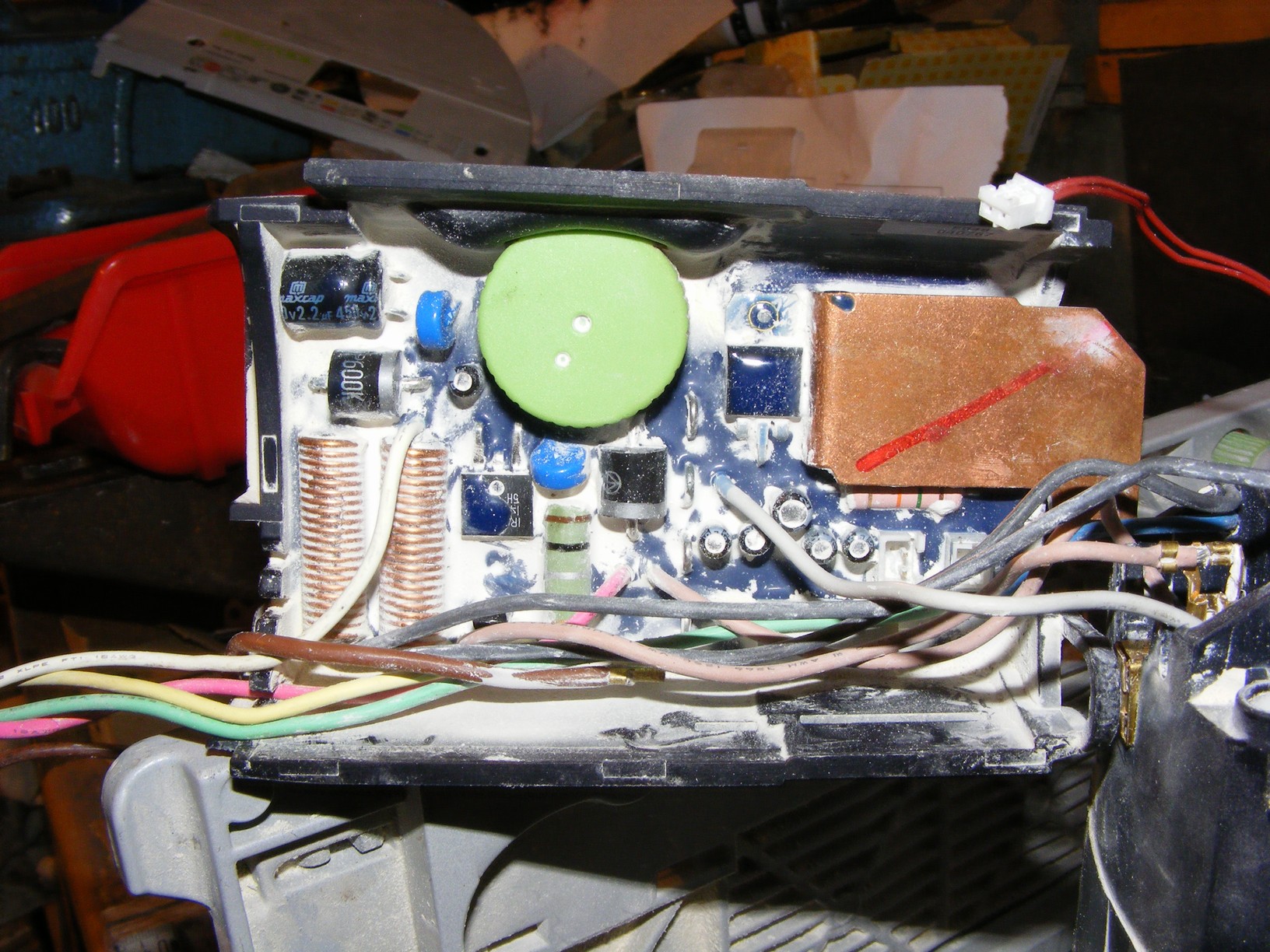 Podłączyć elektronikę