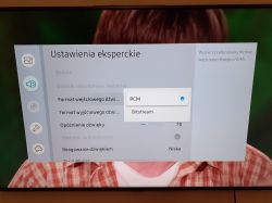 Brzęczenie głośników kina domowego przy przełączaniu na Netflix