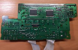 Płyta główna systemu audio SONY MHC-4700 z widocznymi układami scalonymi