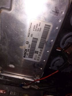 Peugeot 307 - Schemat sterownika ECU Bosch ME 7.4.4
