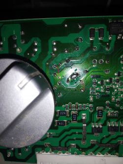 Siemens IQ100 - Brak reakcji, napięcie na programatorze, osmolone miejsca, wymiana modułu