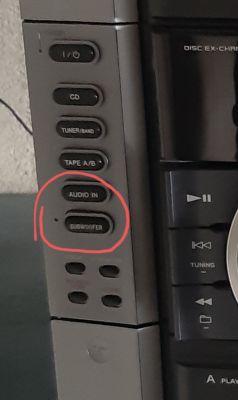 Wieża Sony MHC-RG495: słaby bas w subwooferze i brak dźwięku na AUX - jak naprawić?