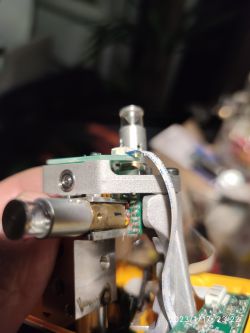 Laser DeWalt dce0811d1r - jak wlutować urwane przewody na ramieniu po upadku