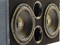 Wybór podwójnej skrzyni z głośnikami: PowerBass, JBL czy Lanzar?