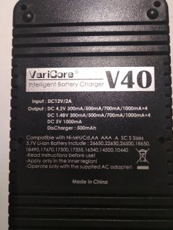 VariCore V40 - uniwersalna ładowarka inna niż wszystkie - China - recenzja