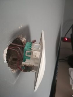 Jak podłączyć podwójny łącznik do lampy? Stara instalacja.