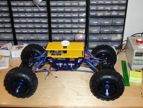 Połączenie platformy Beagle Board i samochodu RC.