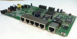 Wnętrze starego routera ISDN/DSL DI-304. Wspominamy Internet lat 2000