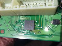 Dodge Durango 2006 - lokalizacja body komputera (BCM) sterującego oświetleniem wnętrza