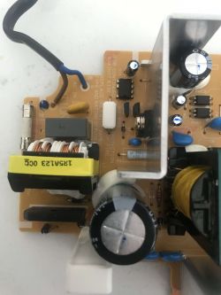 Ładowarka MAKITA DC18RA T 230V - identyfikacja elementów Ładowarka MAKITA DC18RA T 230V - identyfikacja elementów