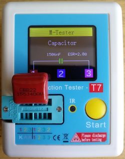 Ujemna wartość ESR w kondensatorze stałym 22µF/250V - pomiar, przyczyny i możliwe konsekwencje