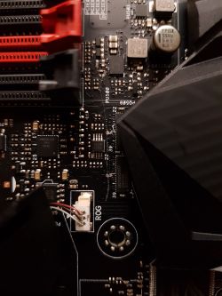 Asus rampage V extreme - Uszkodzenie mechaniczne plyty