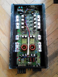 Boss Sound 1000n - Jakie parametry ma ten wzmacniacz ?