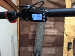 Goclever Electric Scooter Shuts Down During Ride, Requires Charger Reconnection