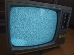 Jak dodać wejście AV do telewizora Kapsch Viennastar VS700?