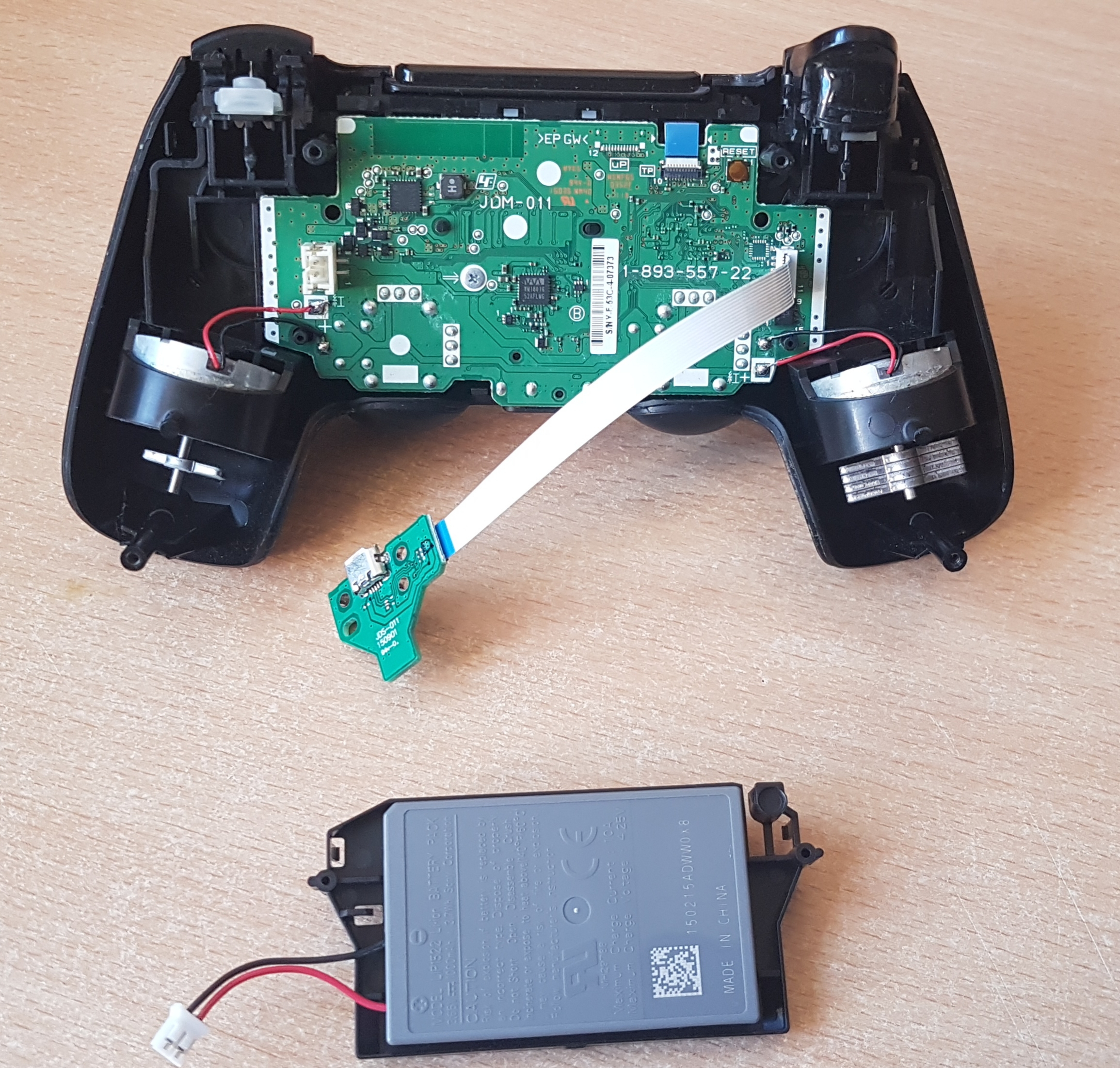 playstation 4 joystick Akumulator nie ładuje się?