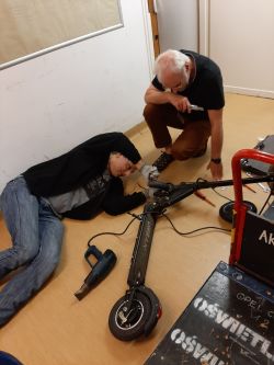 URBAN - Dobór opony pełnej do hulajnogi elektrycznej URBANGO, porównanie z Xiaomi M365 8.5'