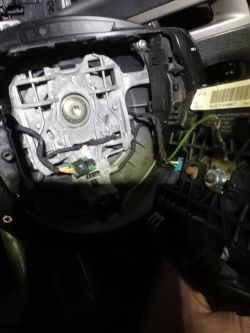 Citroen C4 Picasso 2007 - problem z uruchomieniem, nieznany kluczyk, handbrake faulty, skrzynia MCP