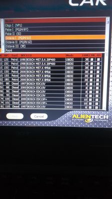 Ekran programu Alientech z listą modeli samochodów i szczegółami sterowników ECU.