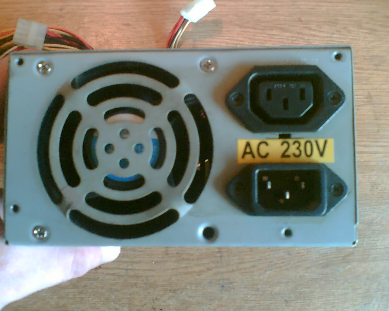 Wskaż Złącze Które Nie Występuje W Zasilaczach Atx Jaki prąd występuje w zasilaczach od PC? - elektroda.pl