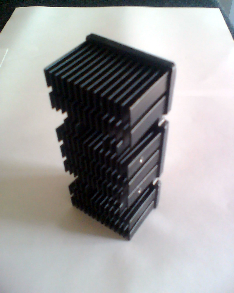 Wzmacniacz HEXFET 400W HOLTON-a + Basowe Kolumny HANDMADE:) Wzmacniacz HEXFET 400W HOLTON-a + Basowe Kolumny HANDMADE:)