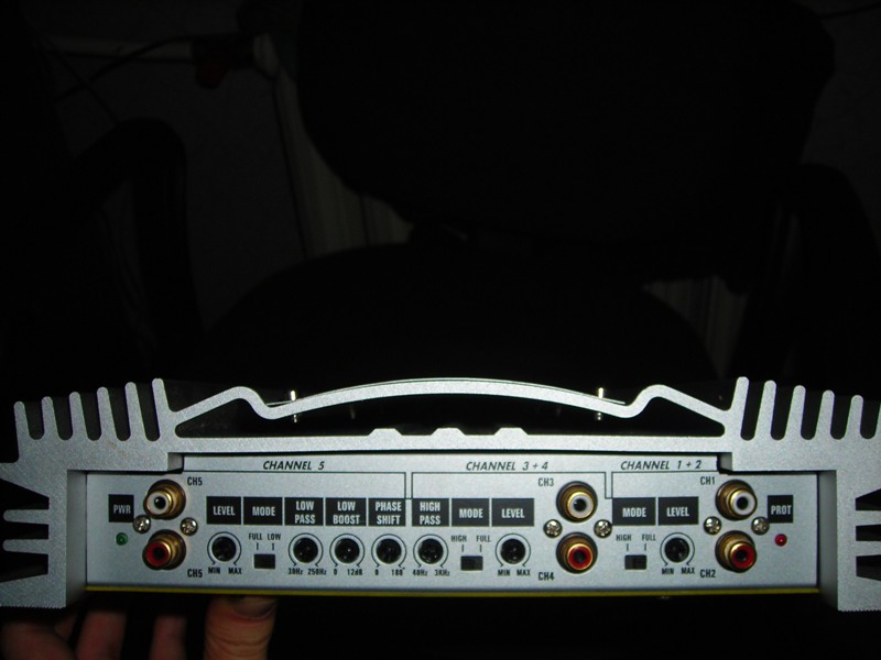 Podłączenie wzmacniacza caraudio...