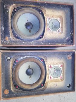 Proszę o pomoc w identyfikacji kolumn głośnikowych