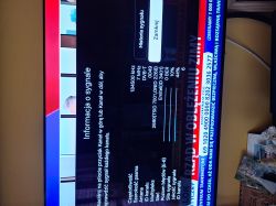 Ekran telewizora z informacją o sygnale MUX-8 DVB-T z siłą sygnału 44%
