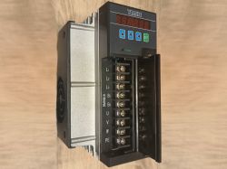 Zewnętrzny widok serwosterownika YANHE/WEIDE-B 20B100A.