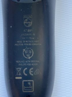 Maszynka do golenia po podaniu 230 V zamiast ładowarki - szukam schematu