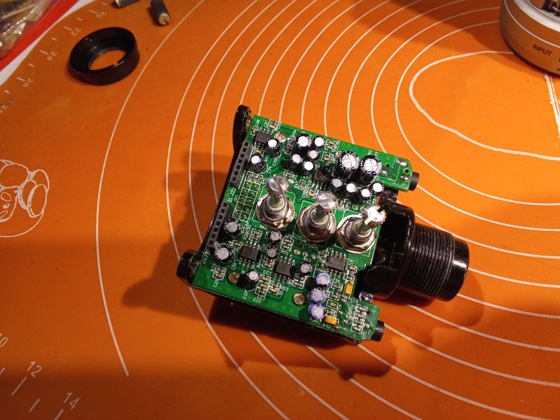 Płytka drukowana mikrofonu Samson G Track z potencjometrami