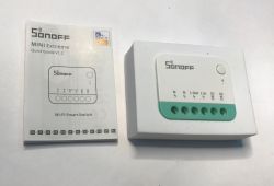 Tiny Sonoff Mini R4 M relay - compatible with Matter, but not reprogrammable