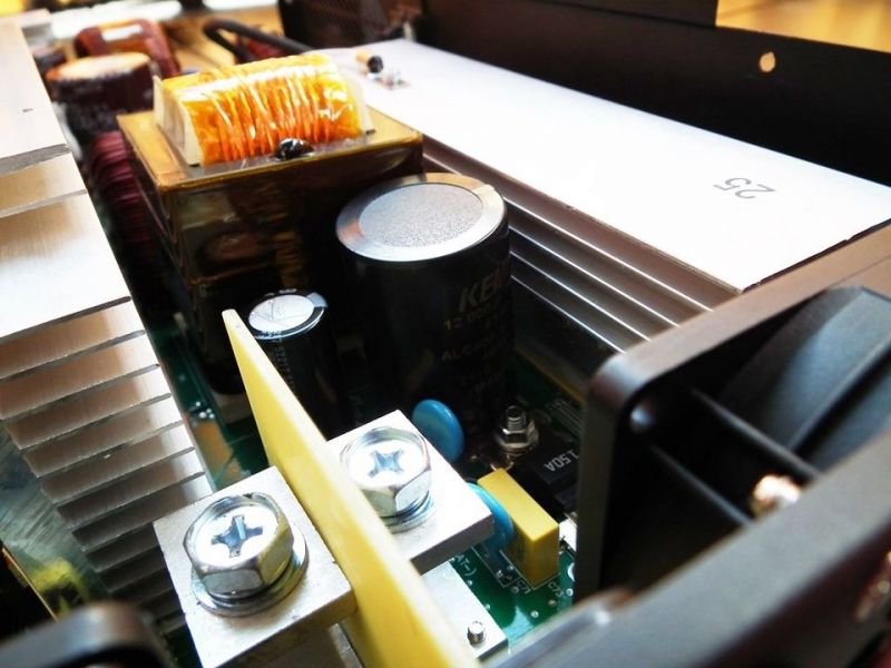 Sprzedam - Inwerter off-grid AC 5600W 48V 6000W PV po tuningu...