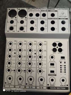 Mixer audio Behringer Eurorack 802 nie działa prawidłowo - elektronika