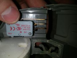 Jak sprawdzić pompy w zmywarce Beko DIS 5830 bezpiecznie?