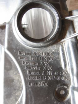 Toyota Prius Plug In - Podłączenie przedniej led lampy Ver. US. Brak kabli.