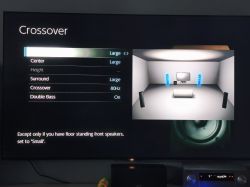Ekran ustawień audio amplitunera z konfiguracją głośników i crossover 80Hz