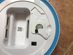 Wnętrze odkurzacza smart/robota sprzątającego z WiFi Medion 13277