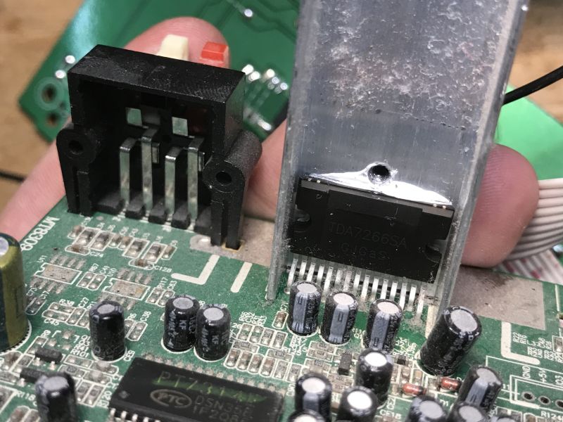Heatsink on TDA7266SA chip mounted on Blaupunkt micro system PCB