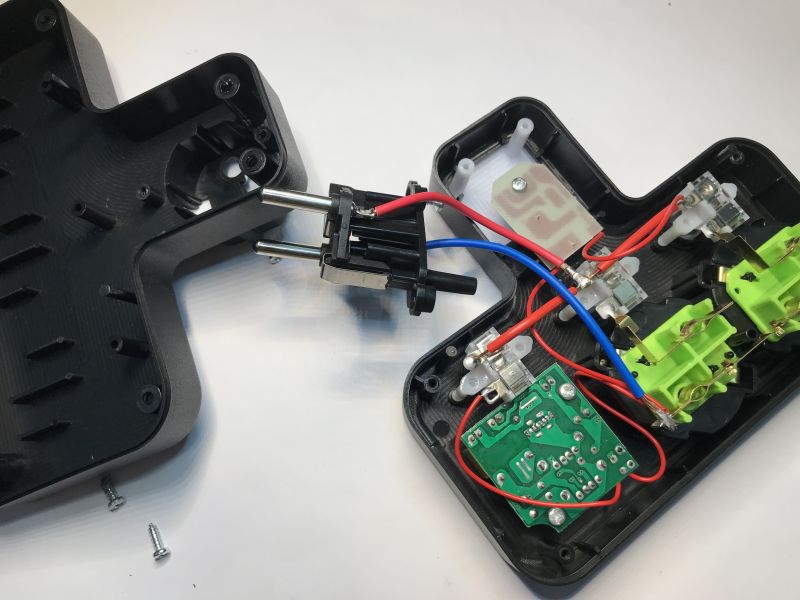 Could a socket splitter from China be dangerous? Missing PE wiring