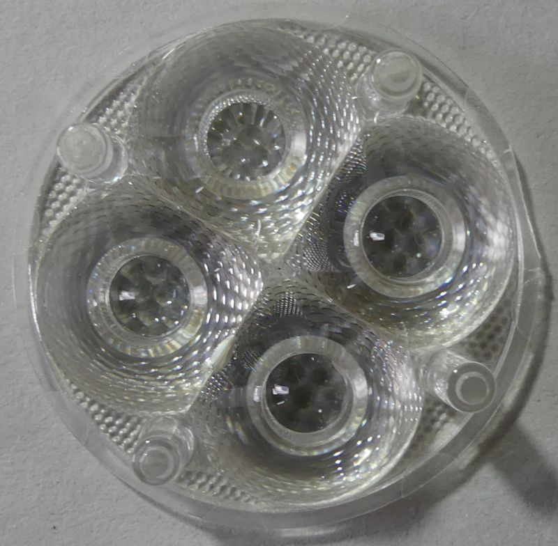 Wnętrze uszkodzonego LED GU10 4W 230V Wnętrze uszkodzonego LED GU10 4W 230V