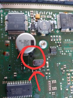 Mercedes-Benz W219 CLS 550 - Ecu pali się przy kondensatorze