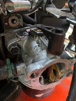 Nie kompletny Gaźnik oraz cewki ładowania BRIGGS STRATTON 60 INTEK EDGE OHV Nie kompletny Gaźnik oraz cewki ładowania BRIGGS STRATTON 60 INTEK EDGE OHV
