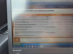 Ekran diagnostyczny silnika z wartościami ciśnienia turbo i recyrkulacji spalin