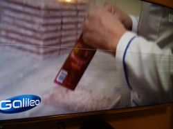 Panasonic TX-L42ET60B - cienkie paski ciemne lub białe na dolnej połowie ekranu