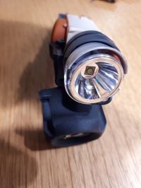 - Latarka Energizer HardCase Professional 2AA LED - wyłącza się